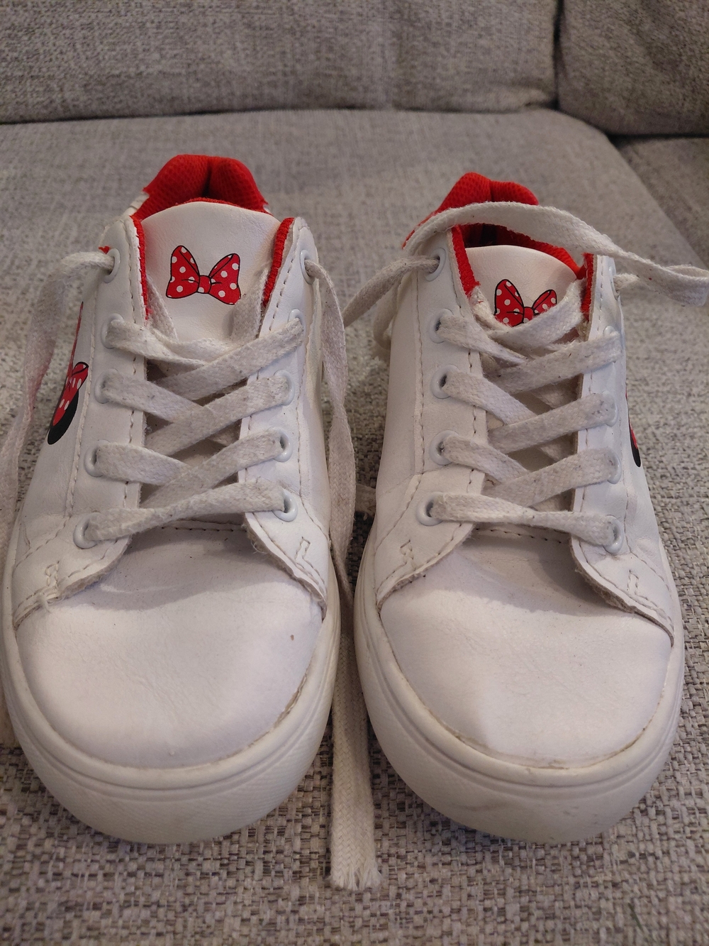Disney Minnie Mouse Low Top Lace-Up Sneakers White/Red/Black Kids US 1